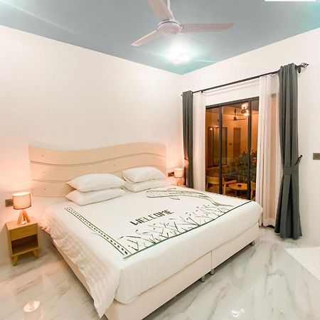 Infinity Beach Dhigurah ดิห์กูราห์ ภายนอก รูปภาพ